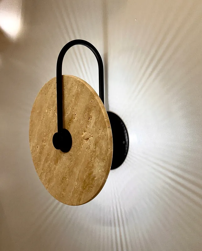ALISTER TRAVERTINE Wandlamp