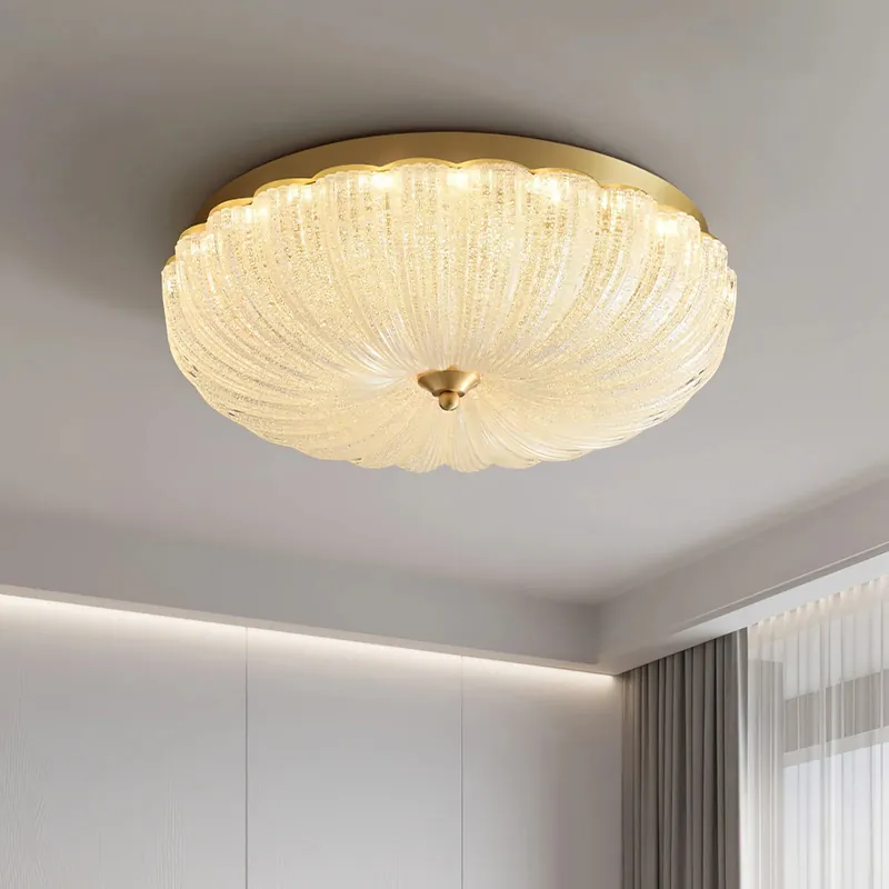 Stilfuld rund glasloftslampe