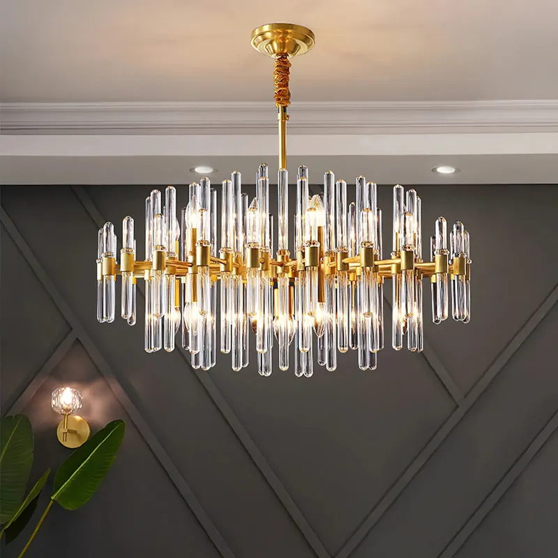 Elegant udsmykket krystal lysekrone