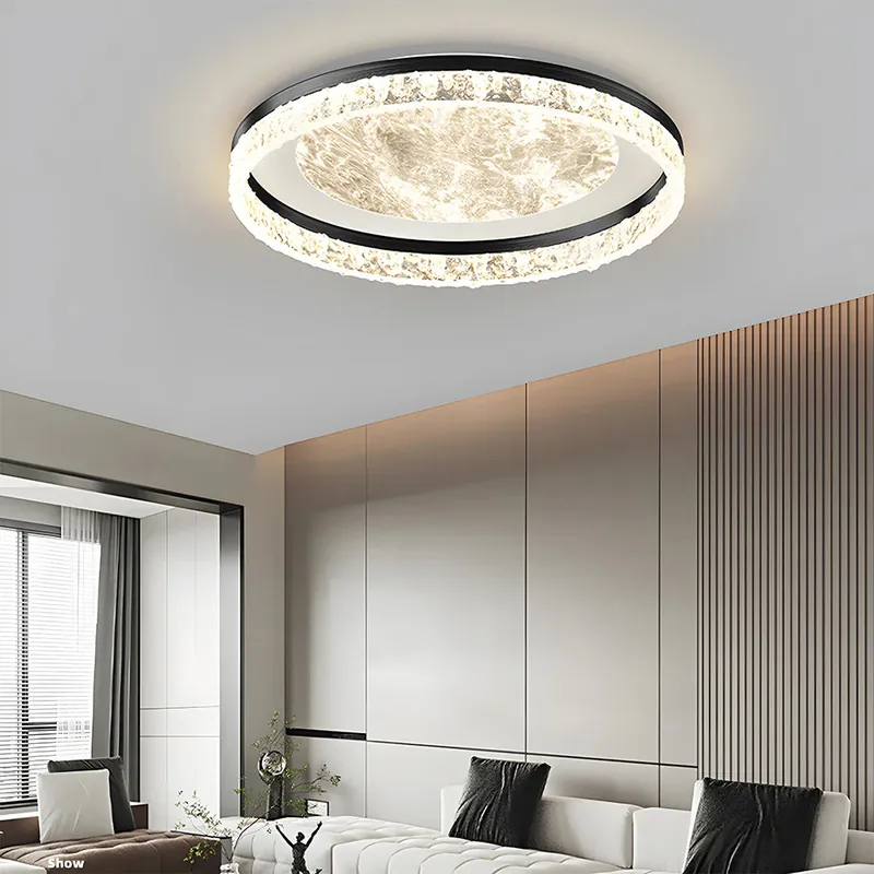 Stilfuld rund loftslampe i aluminium