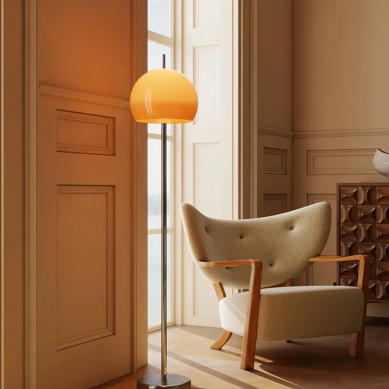 Trendy rund gulvlampe af glas