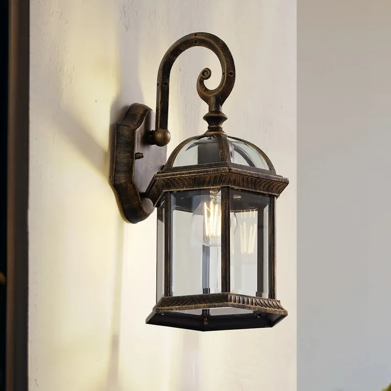Klassisk antik lanterneglas væglampe