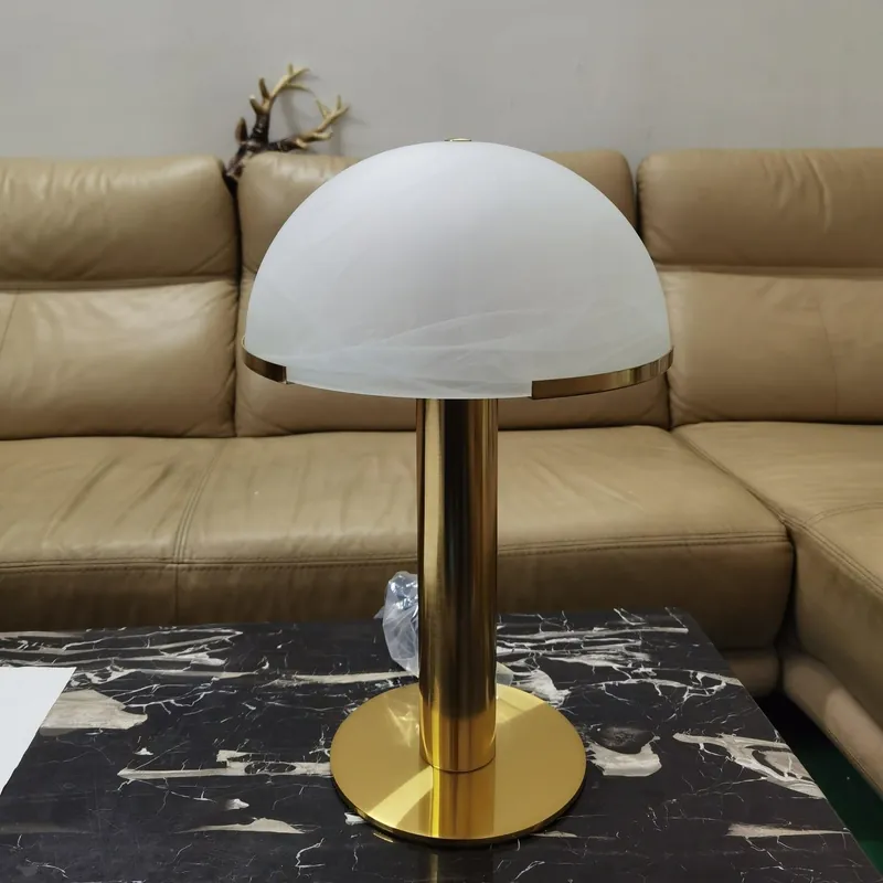 Lume Alabaster Tischlampe