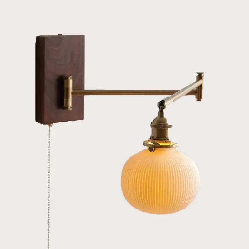 Lampada da parete moderna orientabile in legno