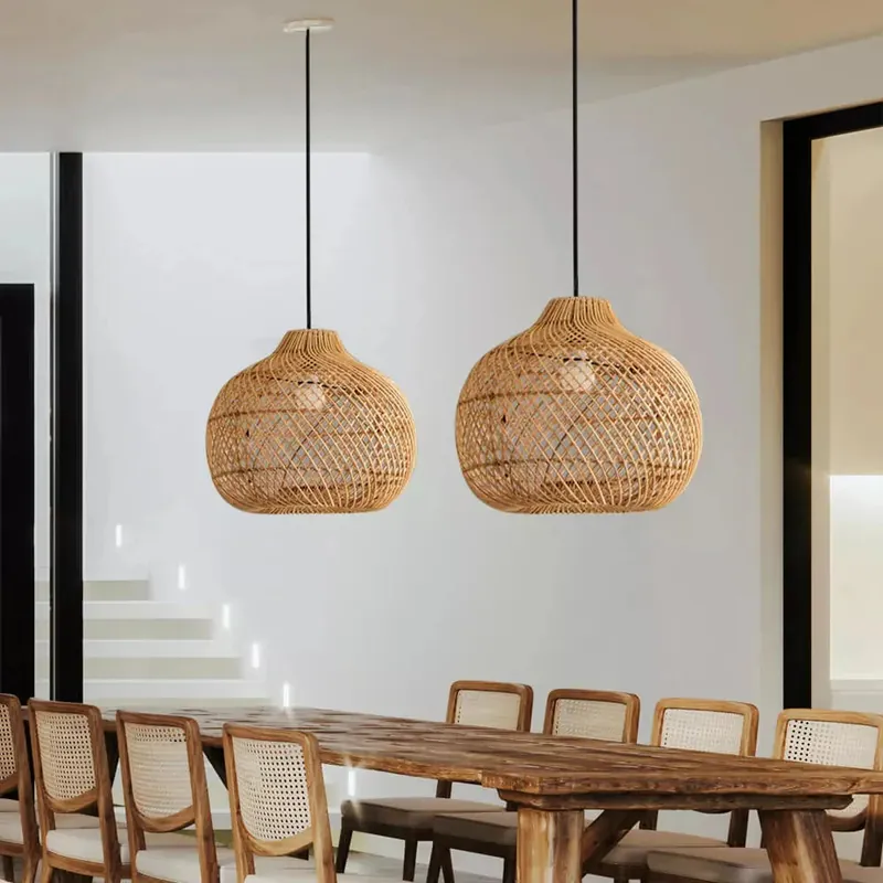 Lampada a sospensione in rattan intrecciato a mano