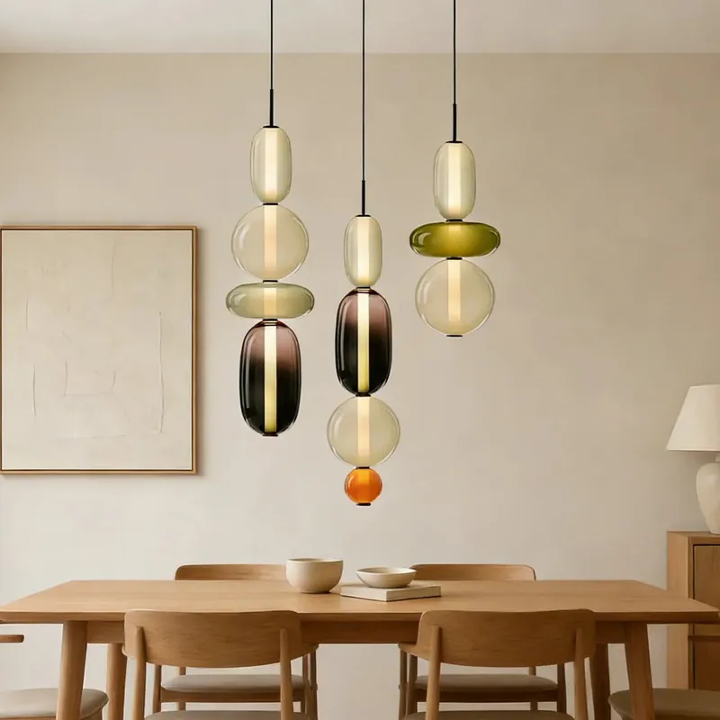 Elegant taklampa i kanderat glas