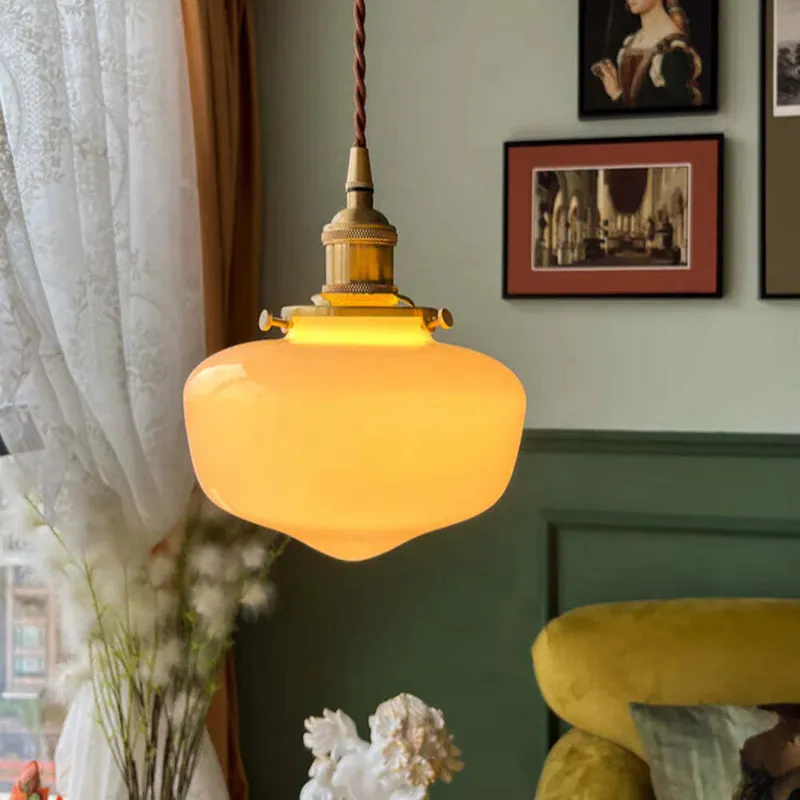 Retro taklampa i mässingsglas
