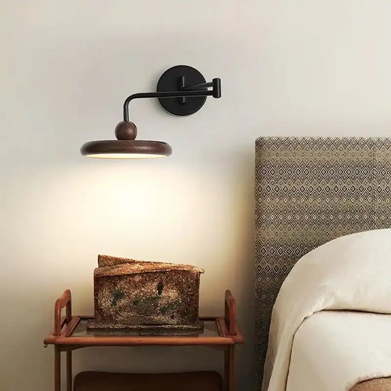 Modern rund metallvägglampa