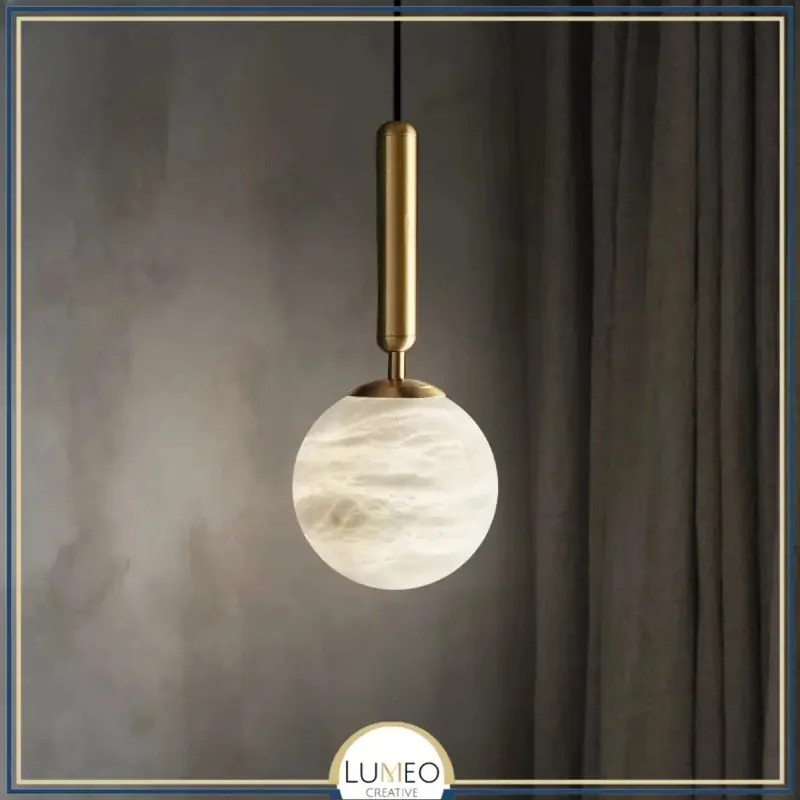 Suspension doré et boule en marbre naturel | Élégance minimaliste et lumière texturée