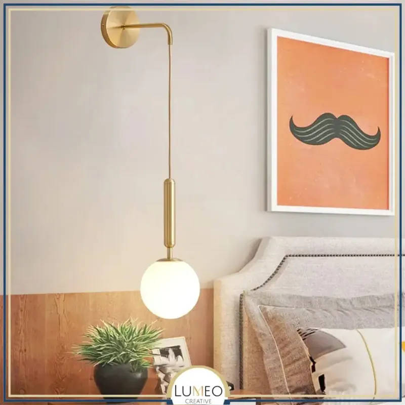 Applique murale globe dépoli suspendu | Luminaire chic et tendance