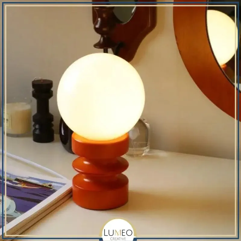 Lampe à poser design globe ressort | Élégance contemporaine