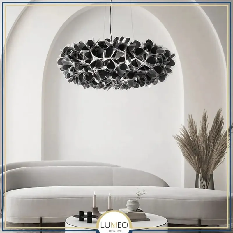 Suspension florale sculpturale noire